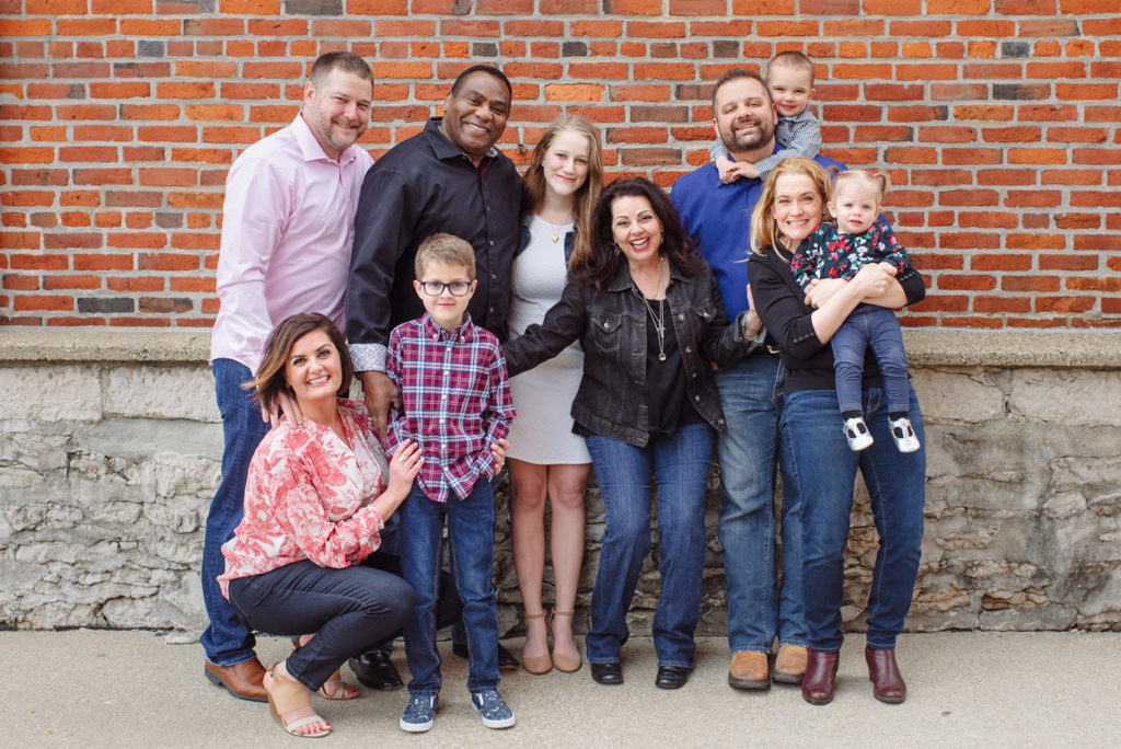 stropes janning | Jessica Miller Photography extended family photo in downtown columbus