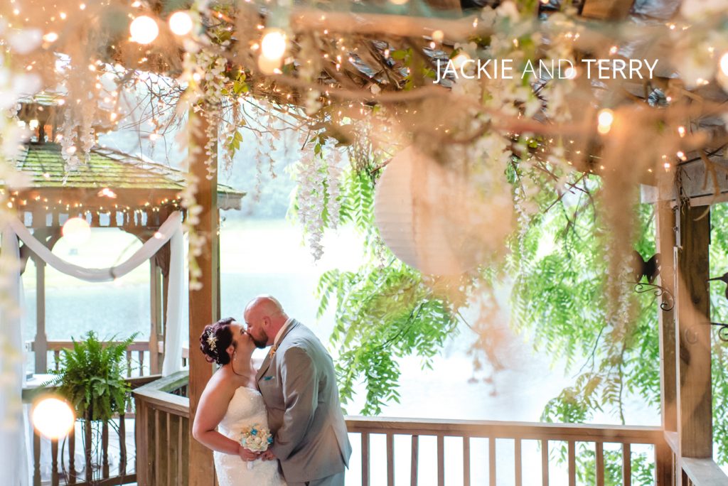 cheers and lakeside chalet | Jessica Miller Photography